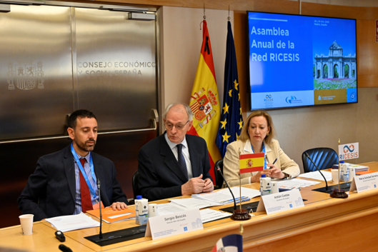 Encuentro entre AICESIS y RICESIS en la sede del CES de España, centrado en la construcción de puentes de diferentes geometrías para la transición justa